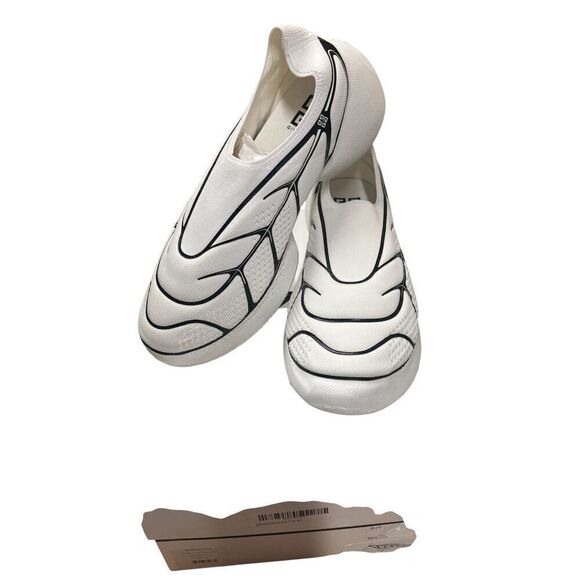 Givenchy TK 360 Plus Low Top Mesh Sneakers in White/Black NWB Size 45 main image 7